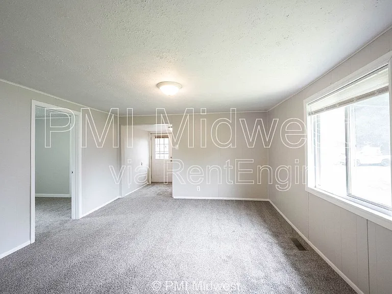334 Ellis St — Photo 9