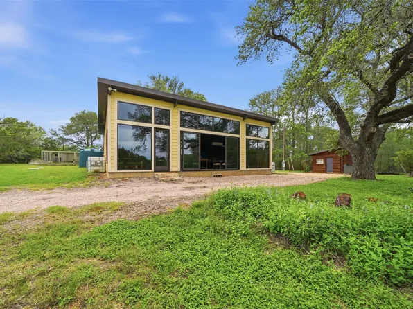 169 Ann Powell Rd, Smithville, TX 78957