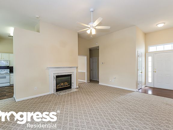 3rd image of 13511 Planters Row Dr
