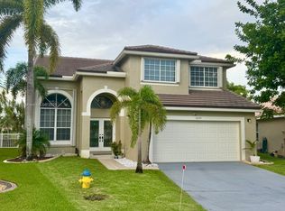 18249 SW 3rd St, Pembroke Pines, FL 33029