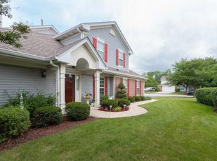 390 E Tall Oaks Ln, Itasca, IL 60143