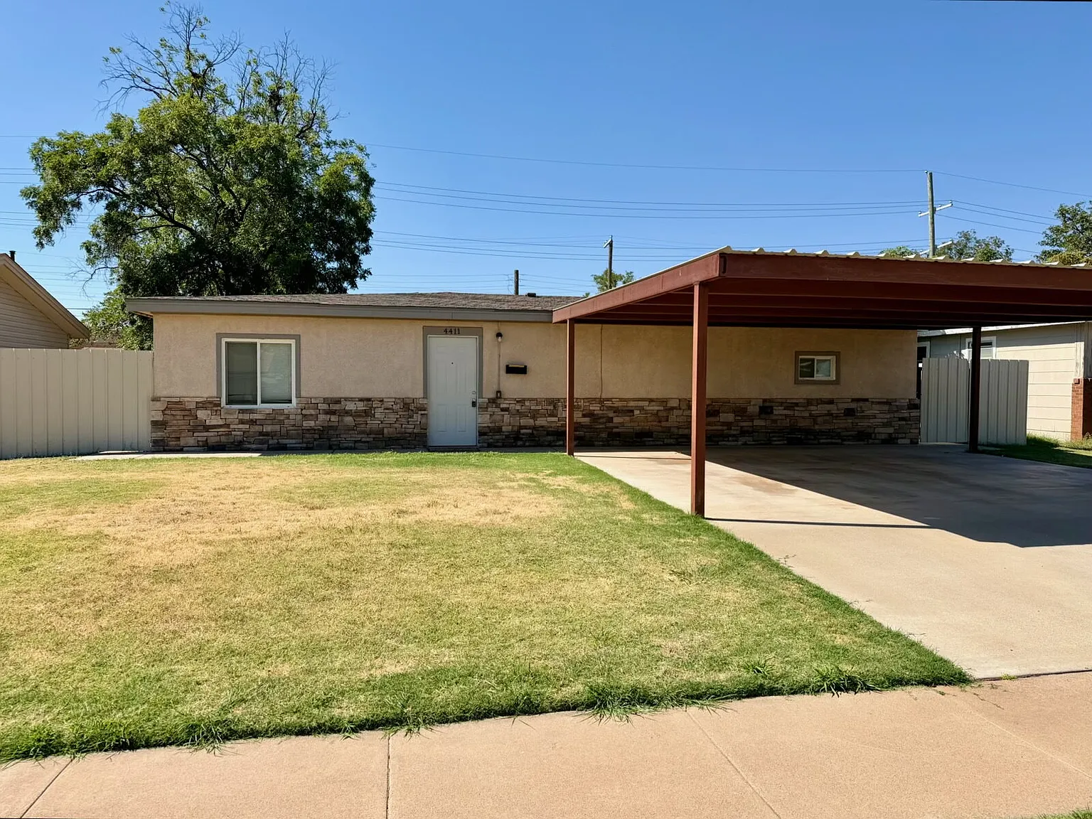 3 bed, 2.0 bath, 1598 sqft, $1,450 — Photo 1