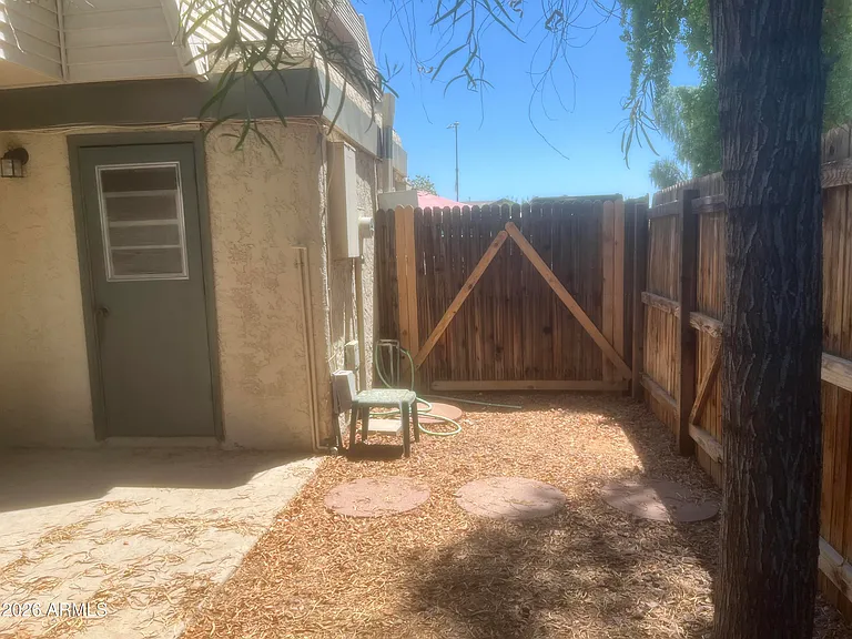 5902 W Townley Ave — Photo 33