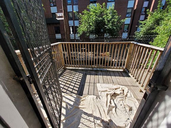 2nd image of 300 Quincy St #1BB