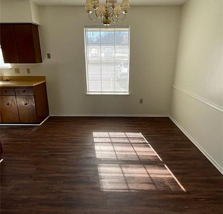 3rd image of 8289 Shadow Wood Dr