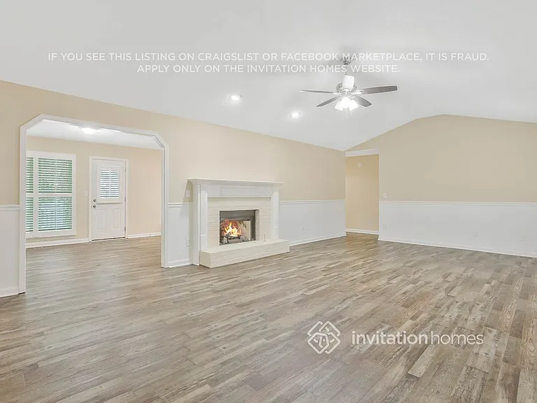 251 Warrenton Dr — Photo 5