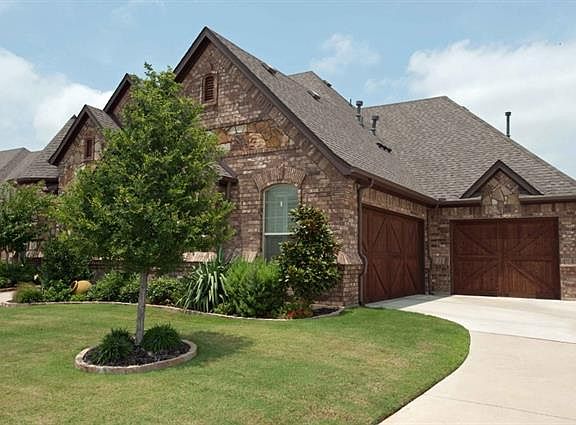 3rd image of 8945 Souththorn Dr