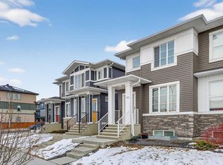 132 W Corner Meadows Gate NE, Calgary, AB T3N 1J7