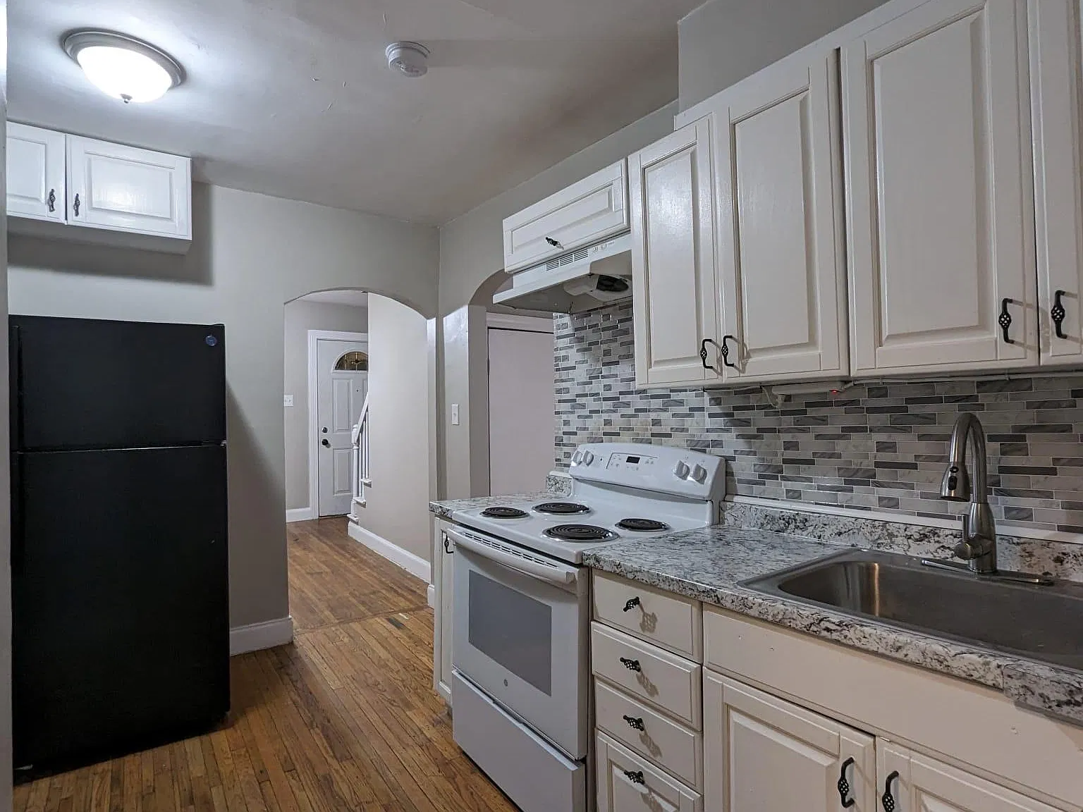 4 bed, 1082 sqft, $1,400 — Photo 3