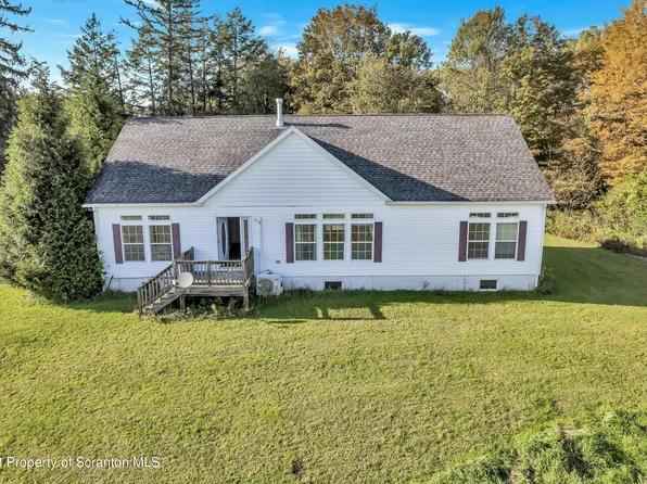 123 Brown Dr, Factoryville, PA 18419