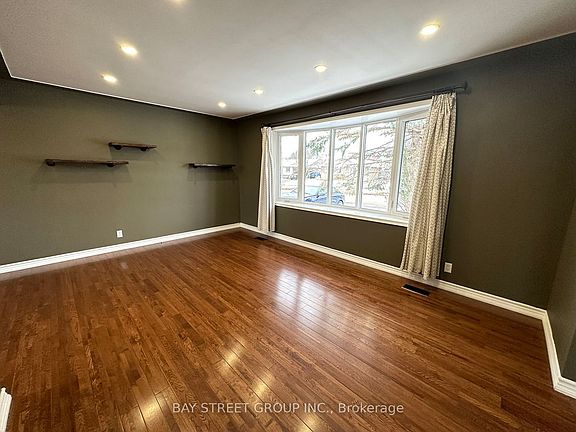 3rd image of 49 Howland Dr
