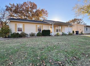 901 Crestview Ln, Perryville, MO 63775