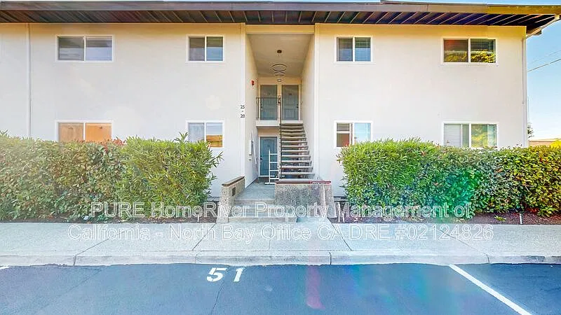 2 bed, 1.0 bath, 800 sqft, $2,300 — Photo 4