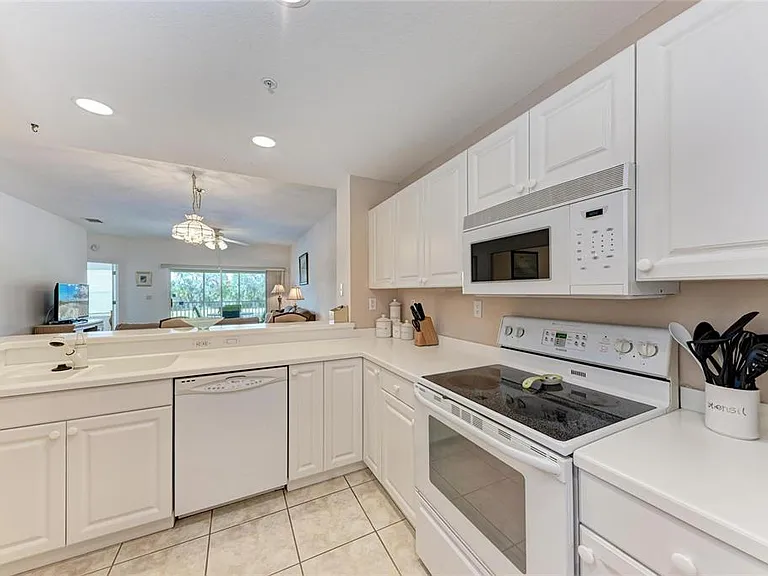 6326 Grand Oak Cir #203 — Photo 14