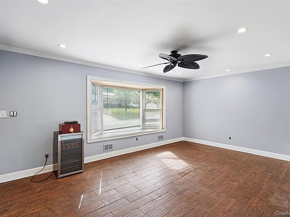3rd image of 9 Walter Drive