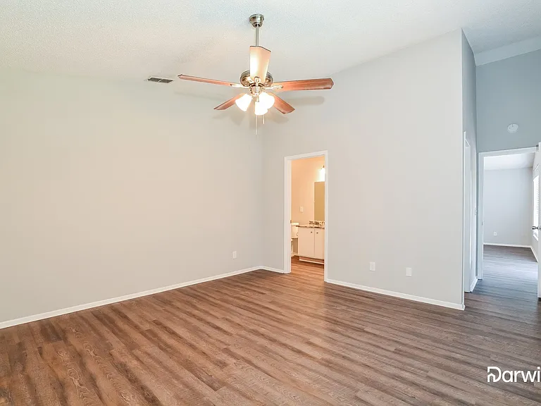 303 Aldrup Way — Photo 8