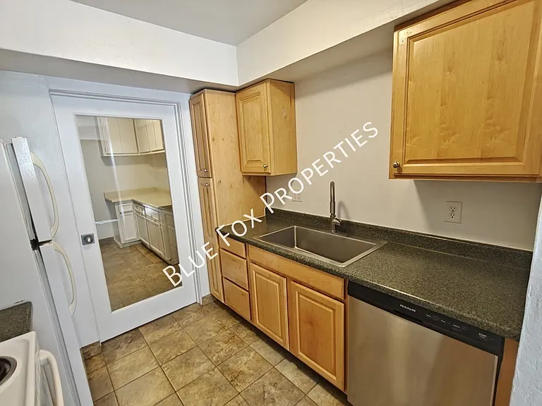 880 E Peppergrass Ln — Photo 7