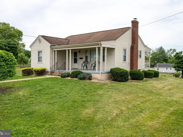 713 10th St, Shenandoah, VA 22849