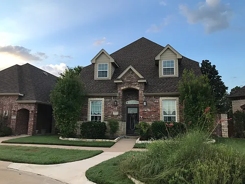 3300 Fountain Way Photo 1