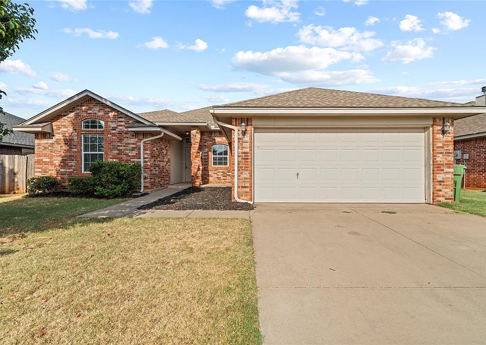 1st image of 620 McConnell Dr