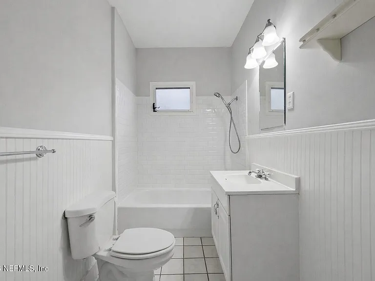 3649 Walsh St — Photo 7