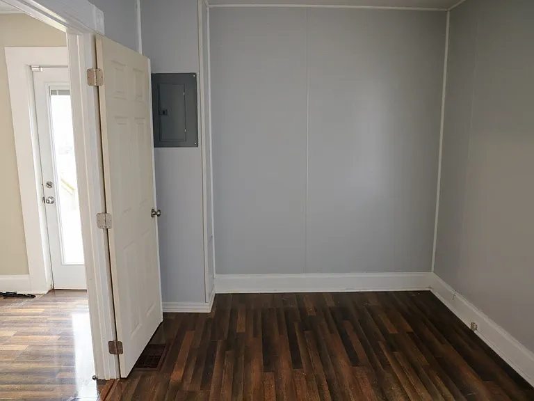 435 Ballard Ave — Photo 9