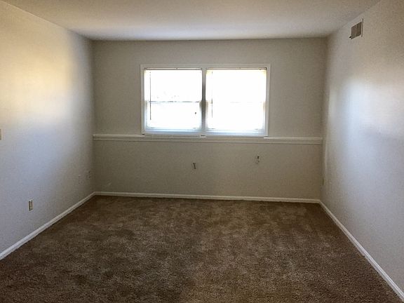 2nd image of 2059 Andrew St SE