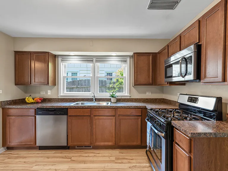 1514 N Washington St — Photo 10