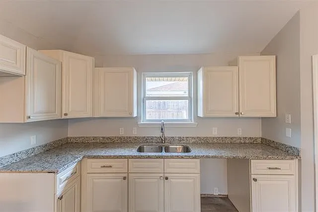 2544 Jeanne St — Photo 7