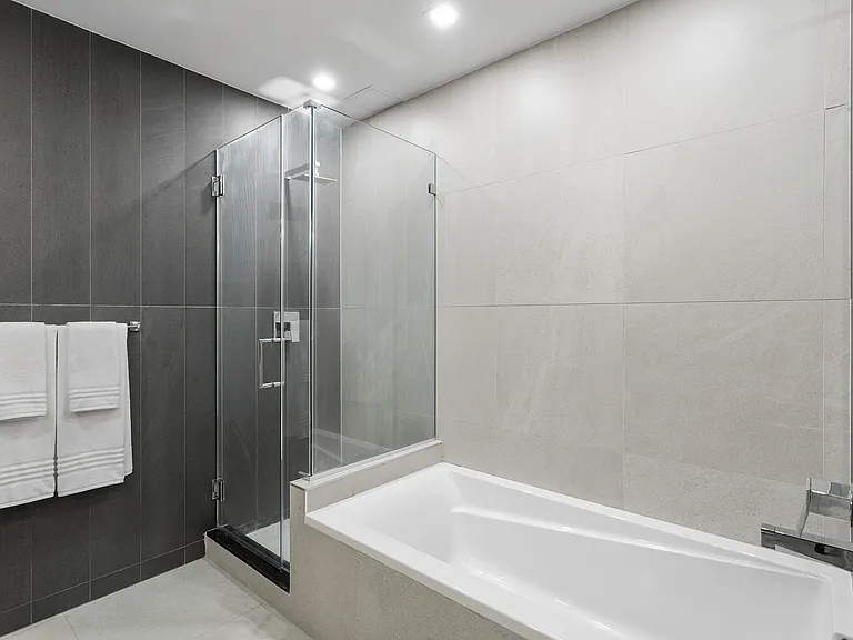 3707 Blackstone Ave #402 — Photo 12
