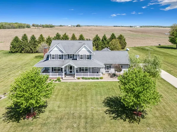 30814 Golf Course Rd, Dyersville, IA 52040