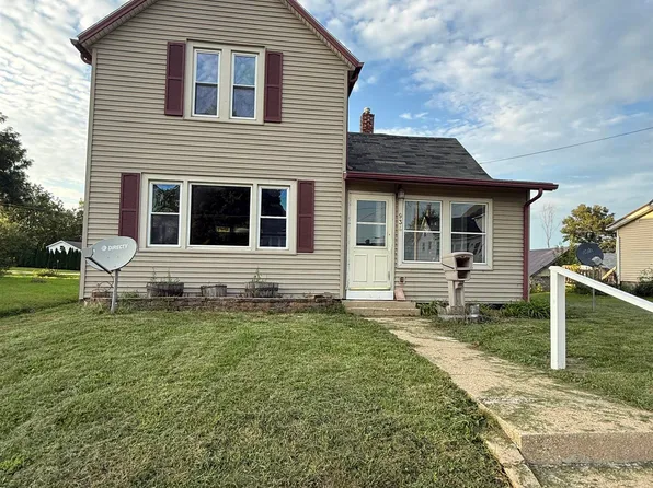 934 E Garden St, Freeport, IL 61032