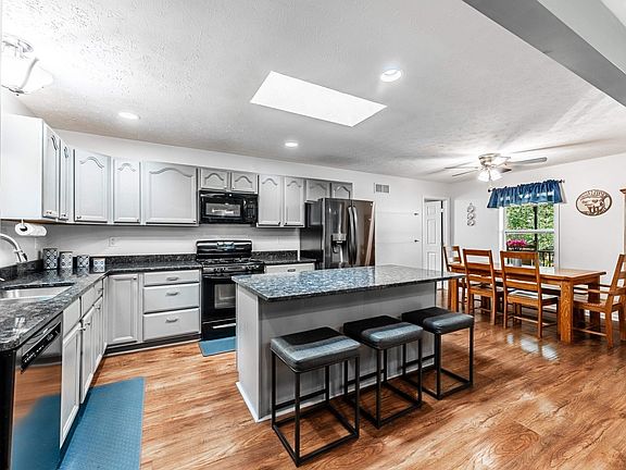 5th image of 341 Arbogast Ln