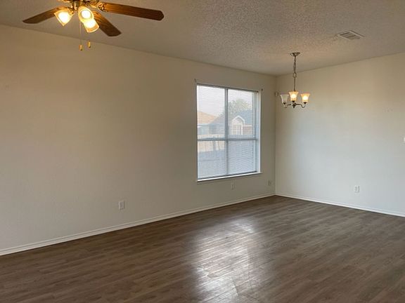 3rd image of 7216 Park Creek Cir W