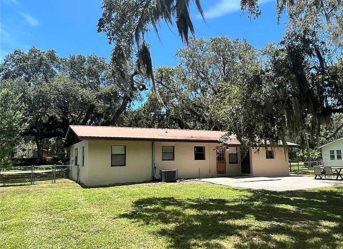 4 bed, 1983 sqft, $2,600 — Photo 4