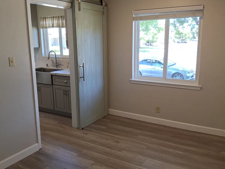 6022 Sandlin Way — Photo 9