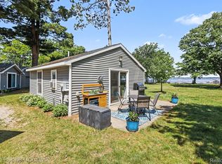 80 Locust Ln, Cadillac, MI 49601