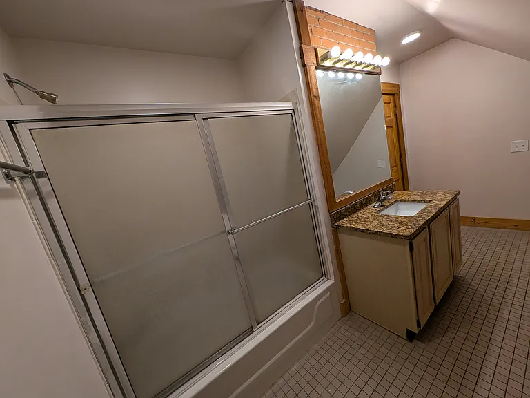541 University Ave #5 — Photo 35
