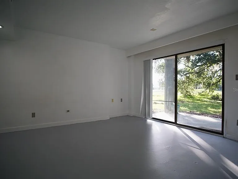 5060 Sherwood Ln #5060 — Photo 3
