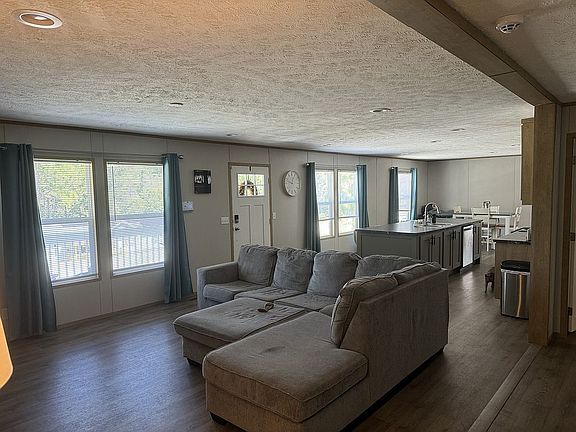4th image of 166 Sherwood Hills Ct