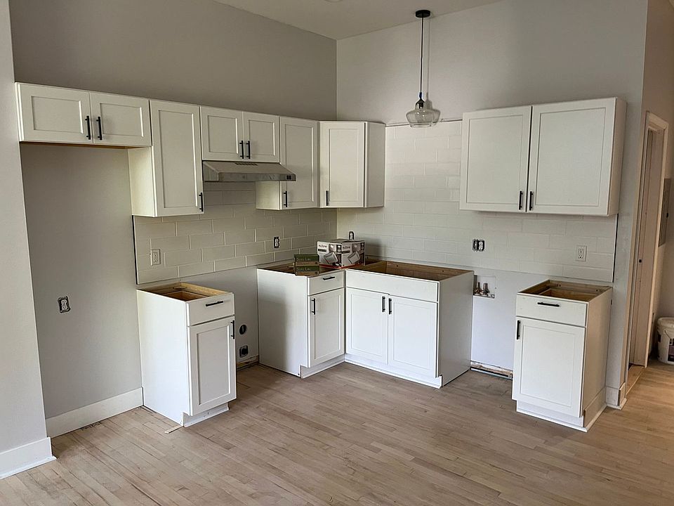 2nd image of 1030 S Holmes St #302