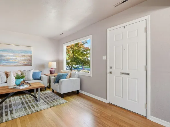 1119 Darnel Way, Sacramento, CA 95822
