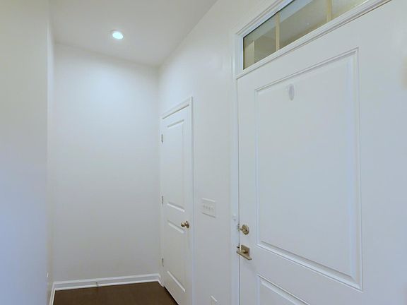 2nd image of 3638 Chippendale Cir #12