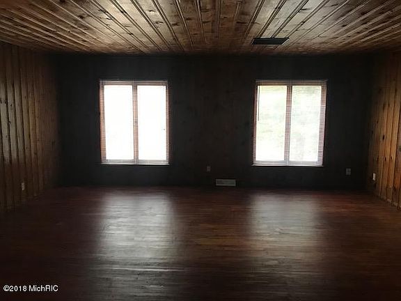 3rd image of 2227 Stanley Ave