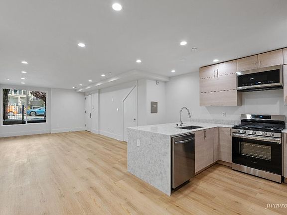 5th image of 4445 18th St #4445A