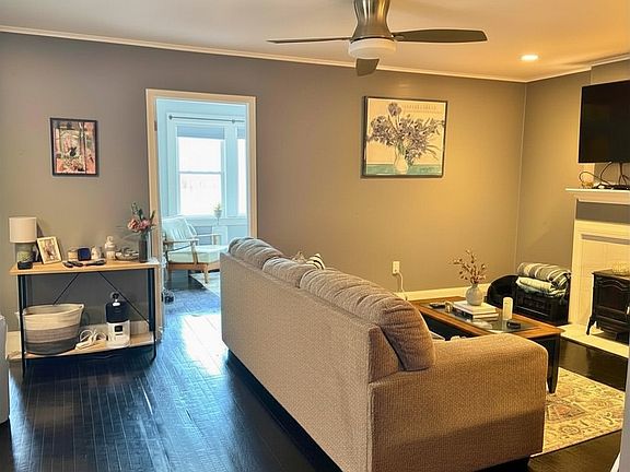 4th image of 36 S Union St APT 1