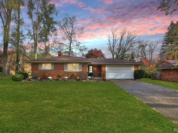 2163 Somerset Rd, Bloomfield Hills, MI 48302