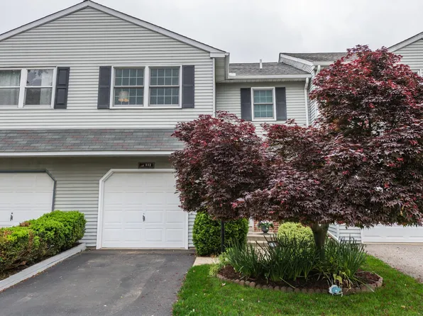 112 Red Haven Dr, North Wales, PA 19454