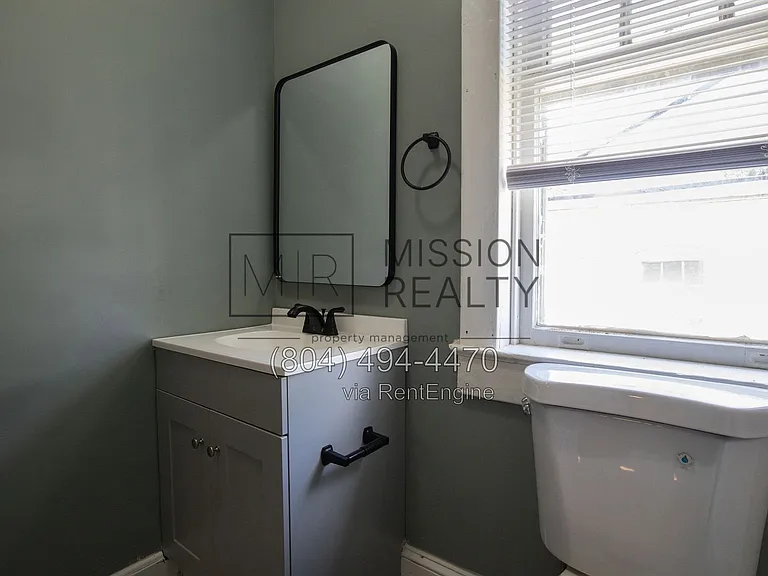1005 Bank St — Photo 23