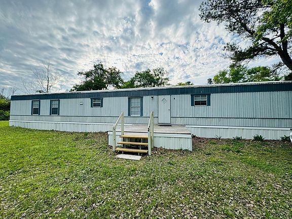 3rd image of 418 SE Andrew Park Dr